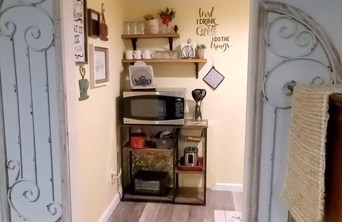 Northwest Colorado Springs House | Inviting home with mountain view, fireplace, kitchenette, & central AC
