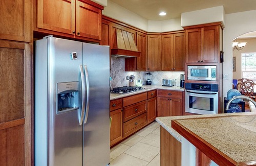 Rough and Ready House | Inviting home with balcony, fireplace, full kitchen, & washer/dryer