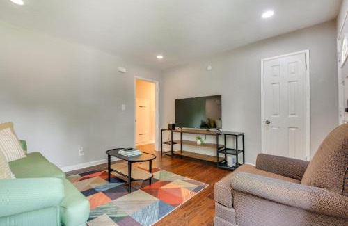 Gresham Park House | Inviting Home with Backyard 8 Mi to Dtwn Atlanta!