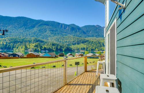Maple Grove House | Inviting Lake Sutherland Home Kayaks and View!