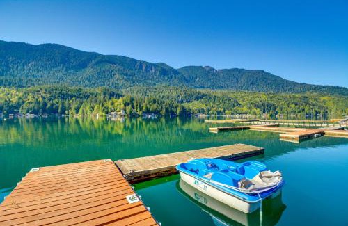Maple Grove House | Inviting Lake Sutherland Home Kayaks and View!