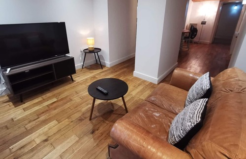 Banbury Apartment | Inviting No.2 - The Vault