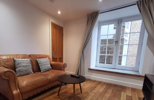 Banbury Apartment | Inviting No.2 - The Vault