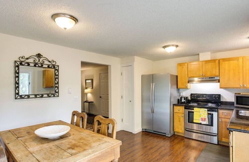 Riverbend House | Inviting North Bend Home: 21 Miles to Ski Slopes!