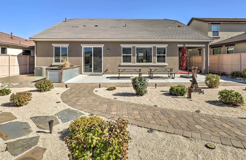 Reno House | Inviting Reno Abode: Ski, Explore & Relax!