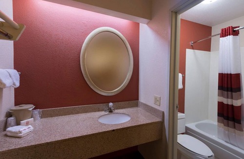Crownhill Park Hotel | Inviting San Antonio Spot, Ideal for Travelers with Pets | Near SA Airport