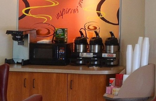 Crownhill Park Hotel | Inviting San Antonio Spot, Ideal for Travelers with Pets | Near SA Airport
