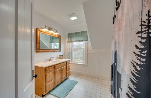 Pittsburg House | Inviting & Spacious Vacation Rental in Pittsburg!