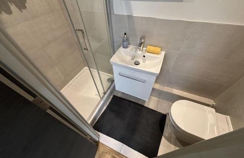 Broad Green Apartment | Inviting Studio Apartment - Central Croydon London
