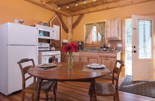 Ripton Cabin | Inviting timber frame cabin in Vermont's Green Mountains