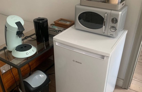 Ghent House | Inviting two bedroom suite with private bathroom and speed wifi in city centre