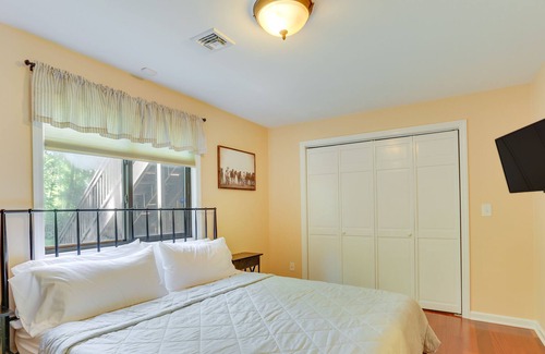 Vernon Condo | Inviting Vernon Township Vacation Rental w/ Decks