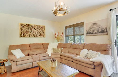 Vernon Condo | Inviting Vernon Township Vacation Rental w/ Decks