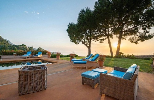 San Jose House | Inviting villa with private pool