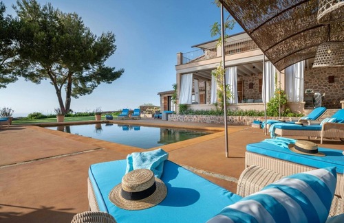 San Jose House | Inviting villa with private pool