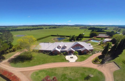 Moss Vale House | Iona Park - quintessential highlands estate