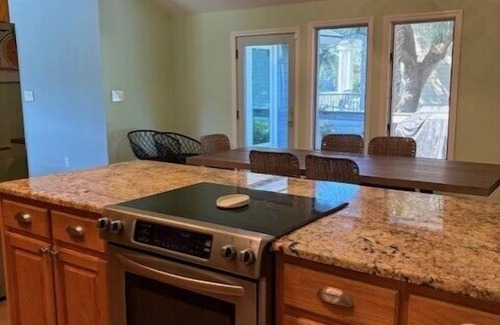 Isle of Palms House | IOP Retreat, walk to the beach, 3 Bedrooms, 3 Bathrooms