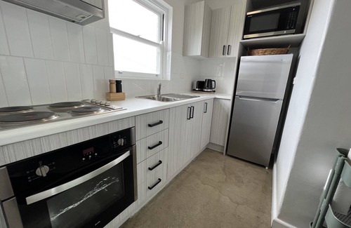 Lakes Entrance Apartment | Irene June Coastal Retreat 2