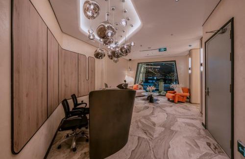 Ngoc Khanh Hotel | iRest Signature Ba Dinh Lakeside