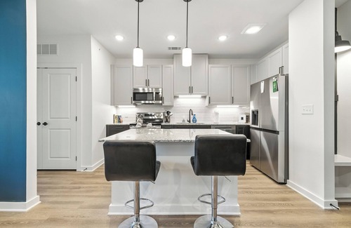 Westfield Apartment | IRIE Living Brand-New Lux 2BR 8 Min Grand Park