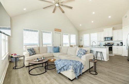 Freeport House | Iris - Beachfront - Pet & Family Friendly