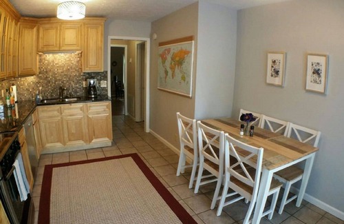 Nashville House | Iris Inn :) Relaxation Station near Opry Mills Mall