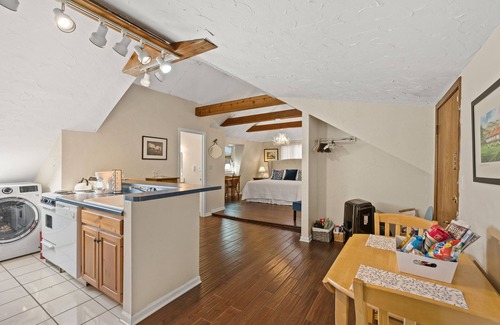 Fish Creek Apartment | Irish Hospitality In County Door!