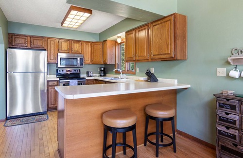 Wautoma House | Irogami Lake-Beautiful waterfront cottage on sandy clean lake! PONTOON! KAYAKS!