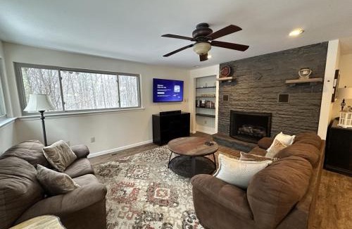 Lake Harmony Estates House | Iron Hill