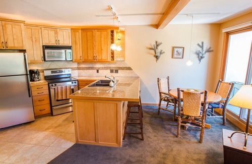 Winter Park Condo | Iron Horse C5083 Studio Bedroom Condo by RedAwning