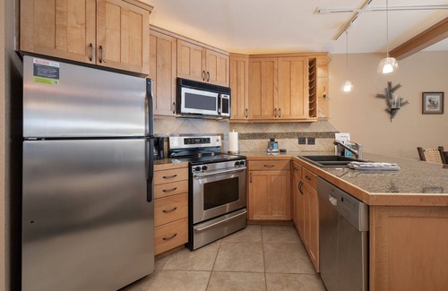 Winter Park Condo | Iron Horse C5083 Studio Bedroom Condo by RedAwning