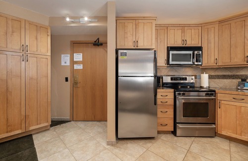 Winter Park Condo | Iron Horse C5083 Studio Bedroom Condo by RedAwning