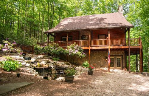 Butler House | Iron Mountain Lodge - Beautiful Cabin With Forest & Mountain Views!