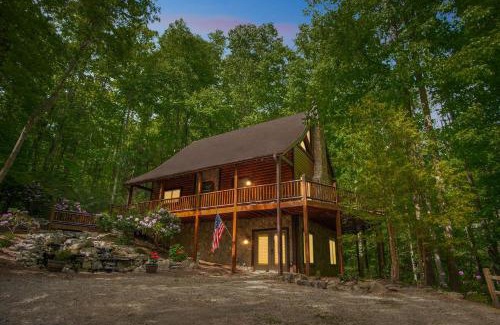 Butler House | Iron Mountain Lodge - Beautiful Cabin With Forest & Mountain Views!