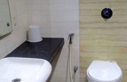 Bellary Hotel | Iroomz Vaishali Residency