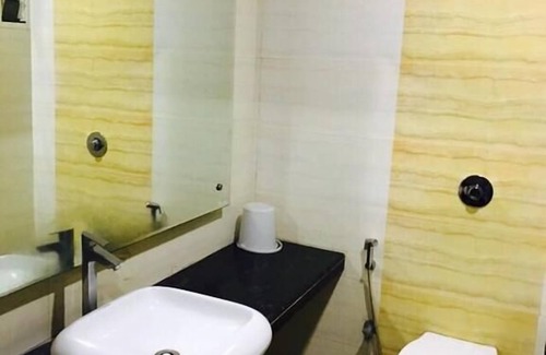 Bellary Hotel | Iroomz Vaishali Residency