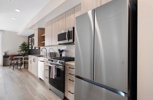 Costa Mesa Apartment | Irvine Luxury & Modern Home
