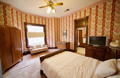 Hanford Hotel | Irwin Street Inn