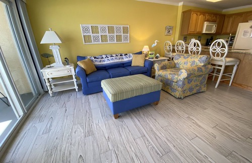 Fort Walton Beach Condo | IS #302- GORGEOUS GULF FRONT VIEWS TOP FLOOR!