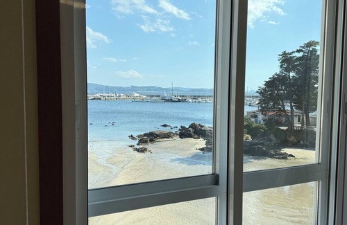Sanxenxo Apartment | ISAMAR BELLAVISTA PLAYAS - BEAUTIFUL APARTMENT WITH TERRACE AT THE FOOT OF TWO BEACHES