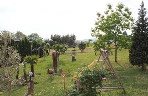 Erpolzheim Apartment | Isenach - An der Bach - Winery/Fewo's, Fam. cabbage