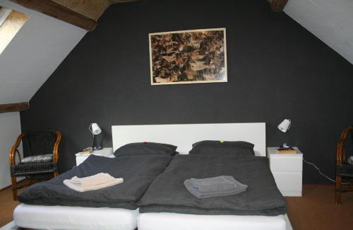 Schonfeld House | Isi-Hof