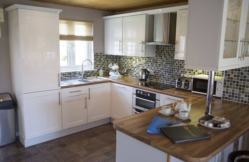 South Cerney House | Isis Lake 07, Carpe Diem