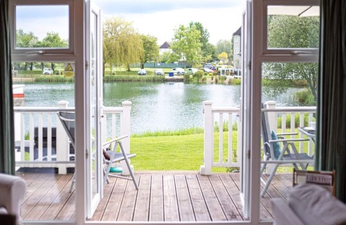 South Cerney House | Isis Lake 07, Carpe Diem