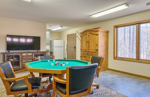 Waynesville House | Isla View - 3 bedroom contemporary home close to Waynesville, NC, WiFi, AC.