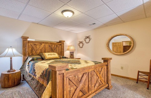 Waynesville House | Isla View - 3 bedroom contemporary home close to Waynesville, NC, WiFi, AC.