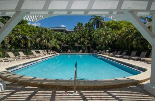 Sanibel House | Island Beach Club #220B