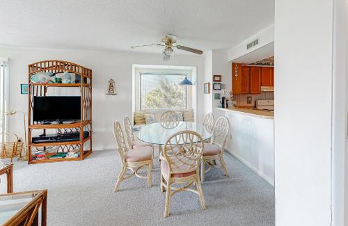 Atlantic Beach Apartment | Island Beach & Racquet Club B206