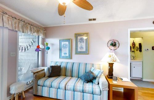 Atlantic Beach Apartment | Island Beach & Racquet Club H304