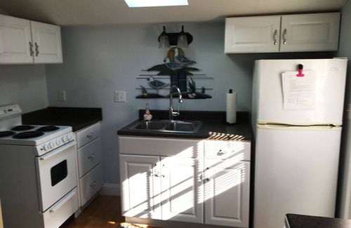 Chincoteague Cottage | Island Breeze Cottage w/screened porch. Water view! Quiet location!